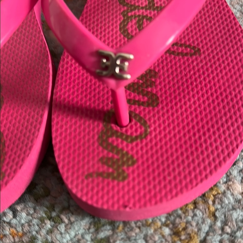 Sam Edelman Pink Flip Flops - Picture 2 of 4